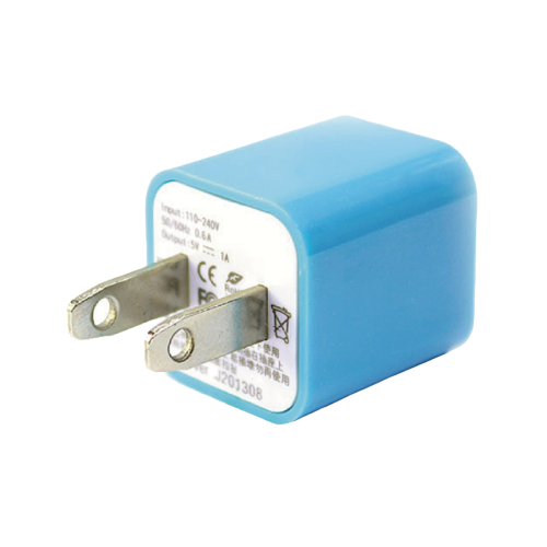 **無包裝** 商品特色 -台灣BSMI安規合格 -1A高容量適合電池容量大之產品 -全球通用國際電壓100V~240V -掌上型電腦、PDA、手機、遊戲機、MP3、數位相機…等USB設備的充 電 銷