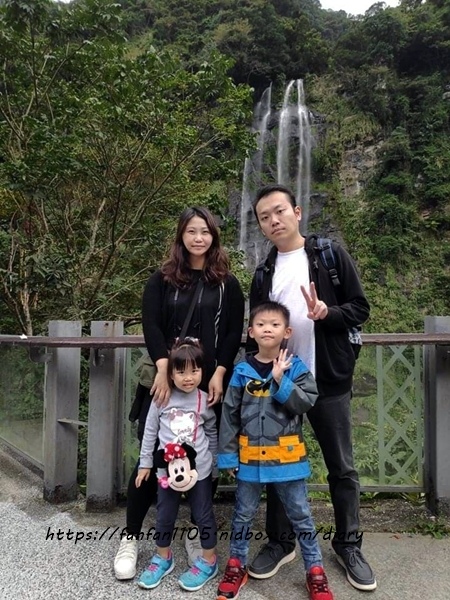 【烏來一日遊】#烏來老街 #必買伴手禮 #景麗特產行 #小米麻糬 #溫泉 #烏來台車 #瀑布 #烏來美食 #烏來景點 (60).jpg