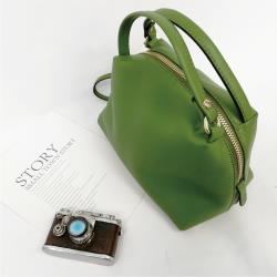 ◎優質頭層牛皮細緻手感令人讚賞|◎時尚風mini隨身百搭包|◎品牌:WuMi品牌定位:流行品牌背法:手提包款:手提包顏色:多色組合外層材質:牛皮流行元素:全素面適用性別:女生開口方式:拉鍊式尺寸-長X