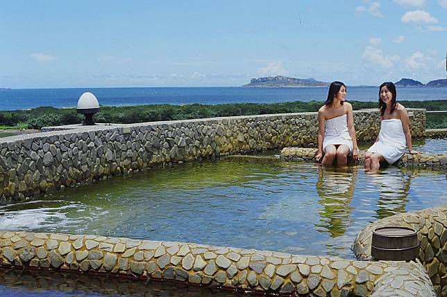 ▲到北海岸享受泡湯的樂趣（圖 / 交通部觀光局北觀處）