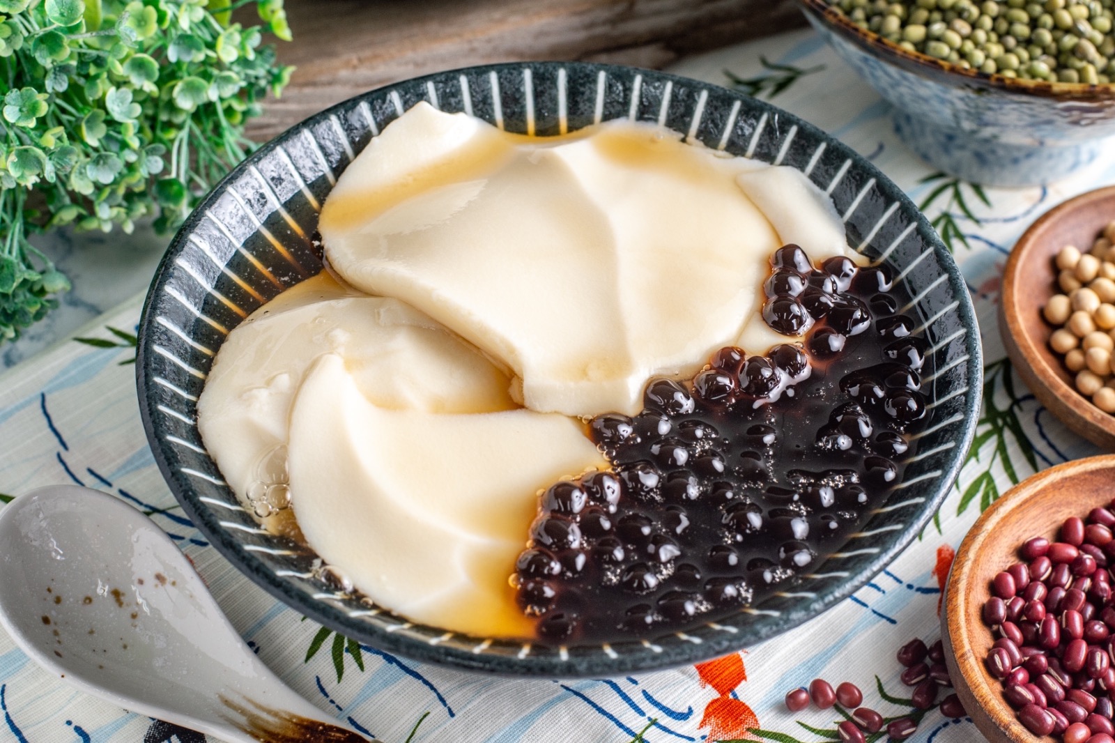 大隻豆花王｜鹽滷豆花專賣店｜雪肌露木耳