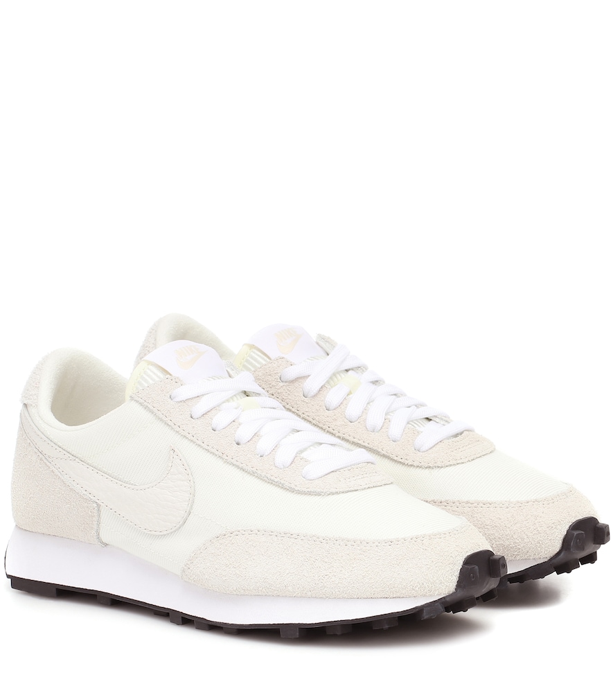 Whether you're a sneakerhead or a streetstyle star, you're sure to fall for the cream colorway that 