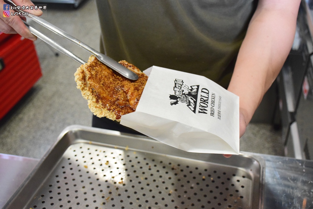 惡魔島世界炸雞-大里美食-大里消夜DSC_0240Liz開懷大笑看世界.JPG