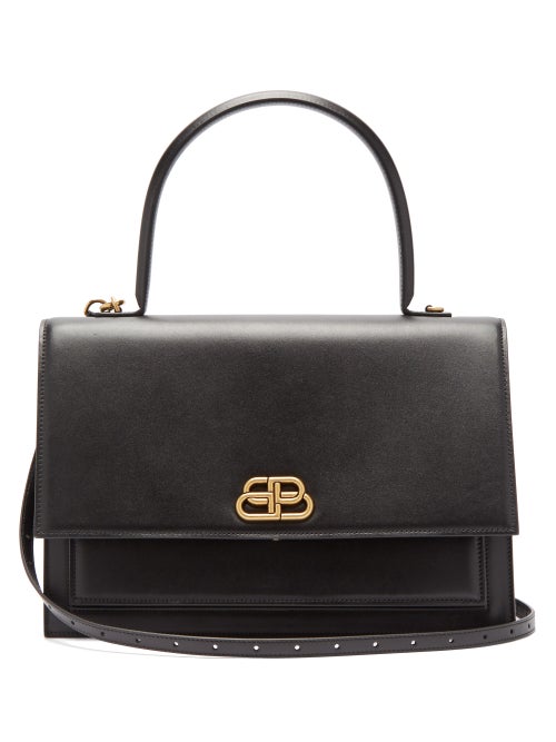 Balenciaga - Balenciaga's black Sharp L bag is defined by the clean-cut structured design lines. Sus