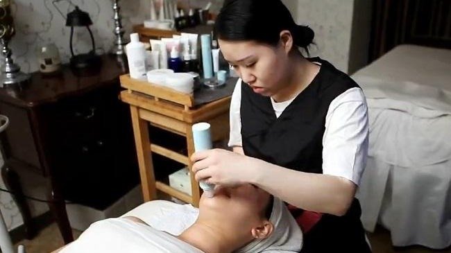 韓國SPA也在用『黑頭粉刺導出儀』原來清粉刺可以不痛～