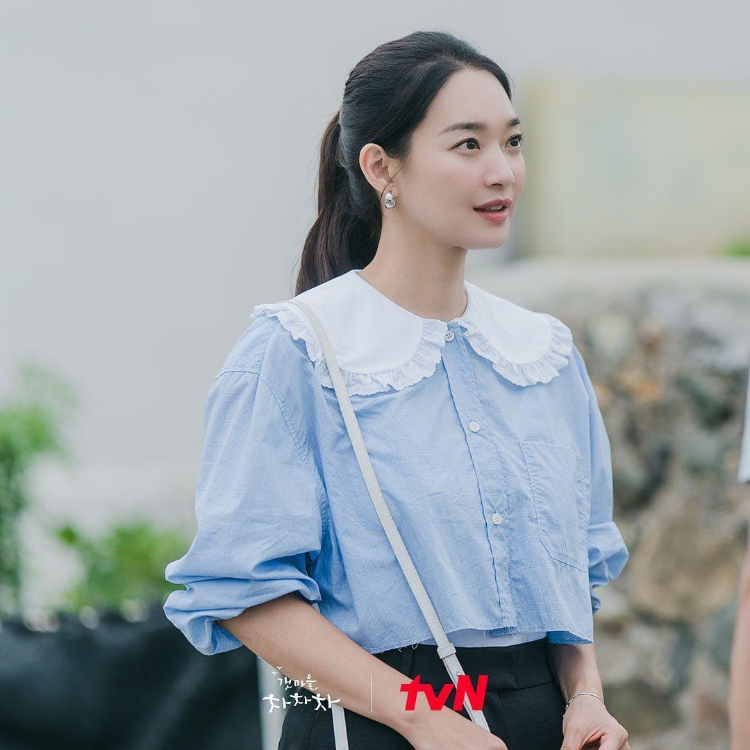 一張含有 個人, 室外, 直立的, 年輕 的圖片<br /><br />自動產生的描述