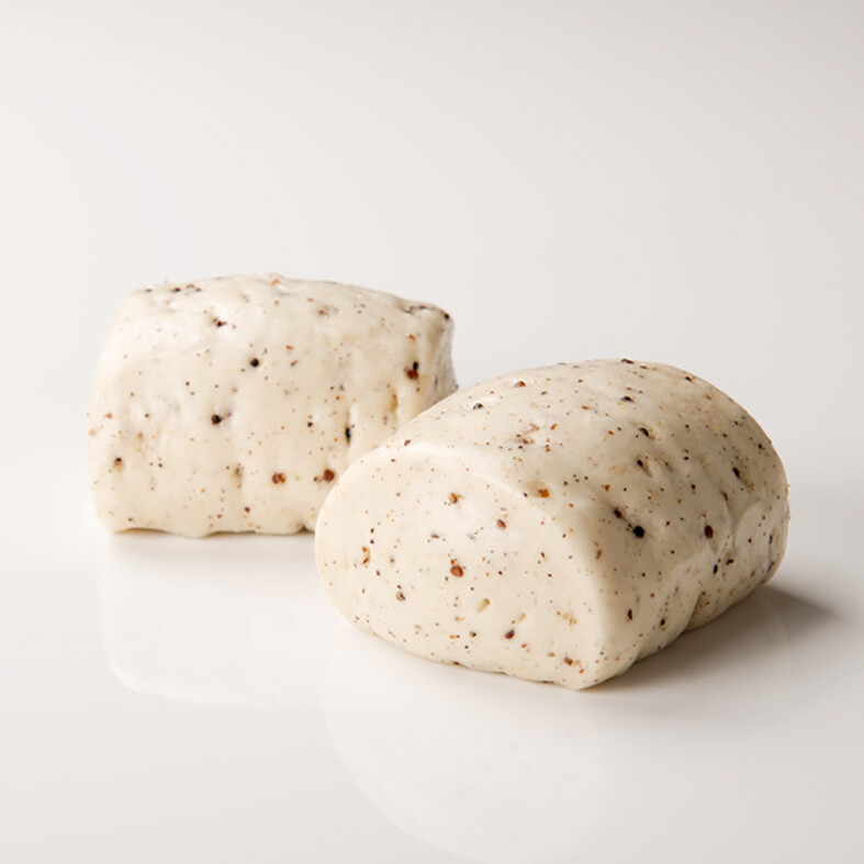 一團老麵加上追求健康信念的堅持 不添加防腐劑膨脹劑人工香料漂白劑 饅頭個頭不大因為堅持不加膨脹劑發酵粉口感更細膩紮實 100%鮮奶製成完全不加水這般單純原始的好滋味值得你細細品嘗 內容物小麥粉鮮乳糖無