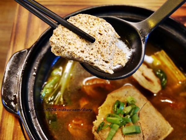 【淡水美食】四爺麻辣食堂 #麻辣鍋 #牛奶鍋 #麻辣鴨血臭豆腐 #家傳魯肉飯 (11).JPG
