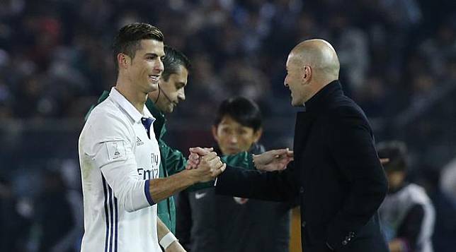 Zidane Pastikan Ronaldo Bertahan di Real Madrid