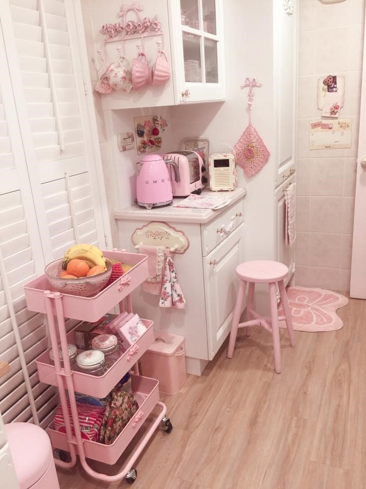 網友小美將住了24年的老屋重新整修，喜愛粉紅色及烹飪