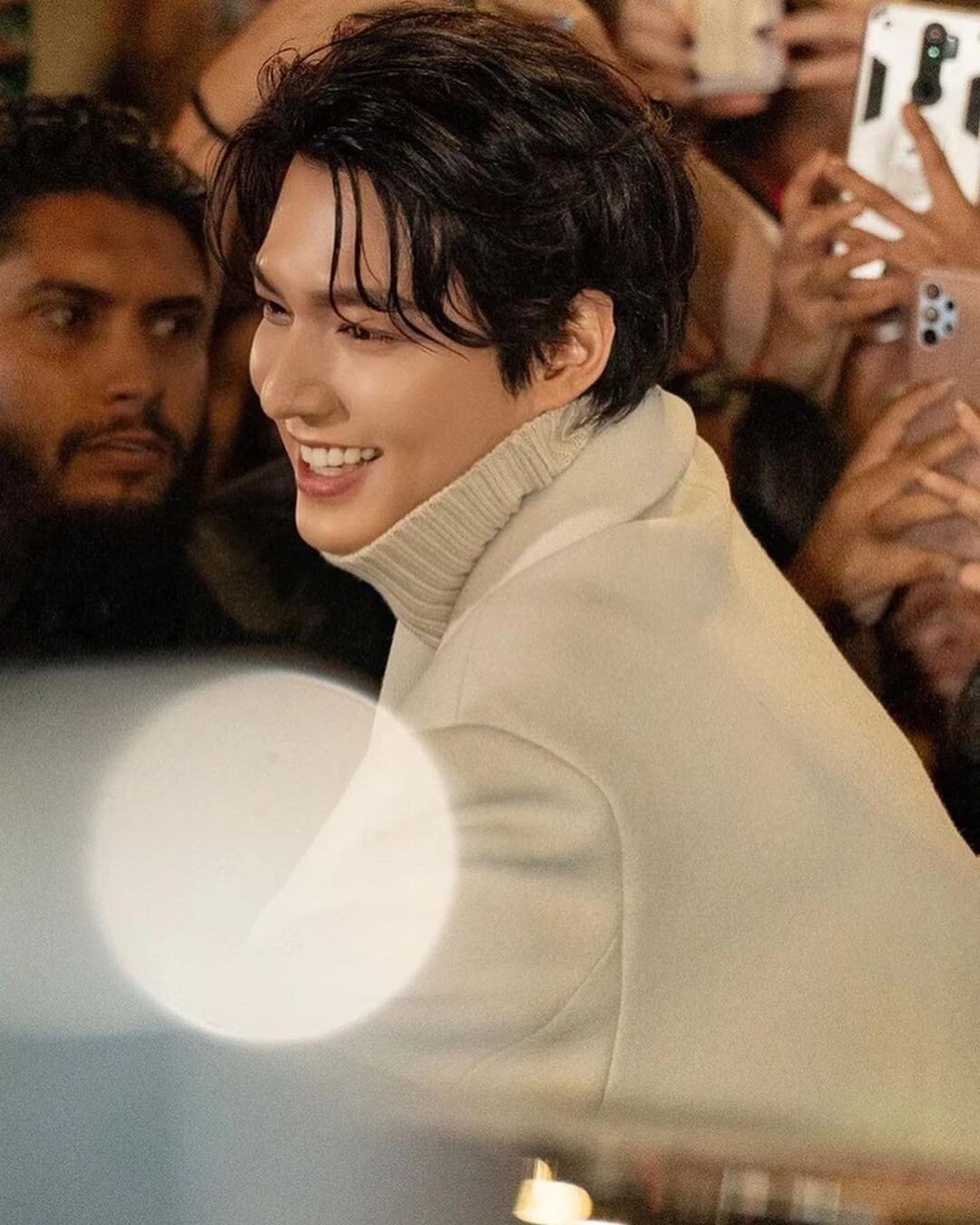 2024春夏米蘭時裝週出席韓星盤點！安俞真濕髮狼尾切超帥，Somi、Hanni超辣人間芭比