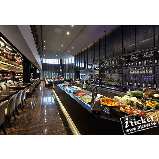 鐵板燒、螃蟹火鍋、熱炒、鮮切生魚片、握壽司等琳瑯滿目佳餚；晚餐啤酒無限暢飲，星光甜點屋、流水瀑布牆、現場鋼琴演奏，浪漫情懷恣意享受。 ＊＊＊＊＊＊＊＊＊＊＊＊＊＊＊＊＊＊＊ 使用說明： ‧本券可單人於