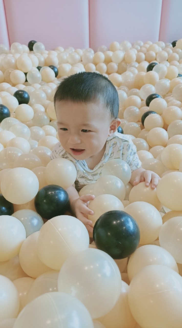 小吃貨揪團出去玩
