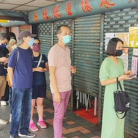 【台北美食】一甲子餐飲-祖師廟焢肉飯、刈包｜非用餐時間也大排長龍的爆人氣控肉飯