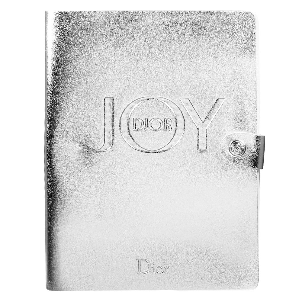 商品名稱：Dior 迪奧 JOY By Dior 愉悅銀色皮革記事本容量：1入尺寸：約 17* 12.5* 0.7 cm。貨源：公司貨保存期限：3年 (依商品包裝顯示)產地：法國（每批專櫃到貨產地有可