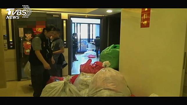 「暢貨中心」批發價！　知名運動仿冒品全查扣