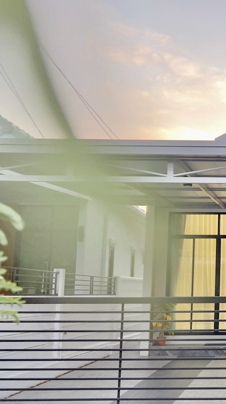 กลุ่มขายบ้าน พี่หญิง