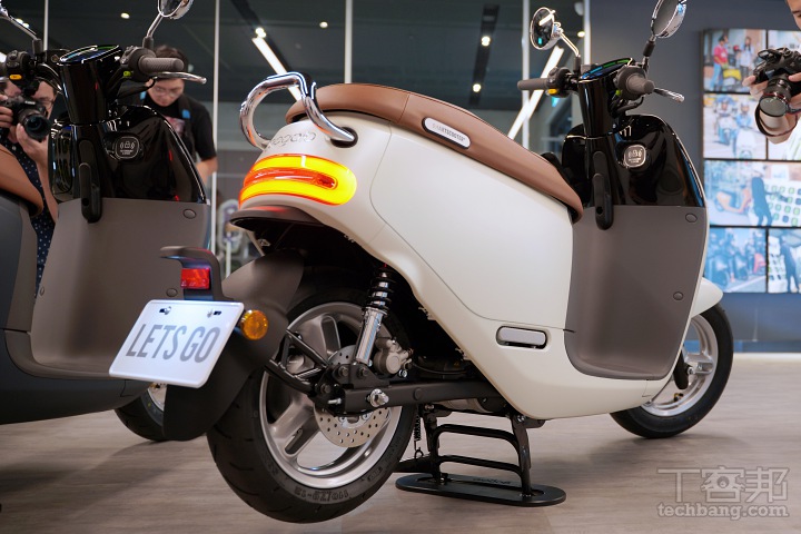 Gogoro 2 宣布小改款！加入置物架、感應卡並提升動力，同場加映 Delight 新色款