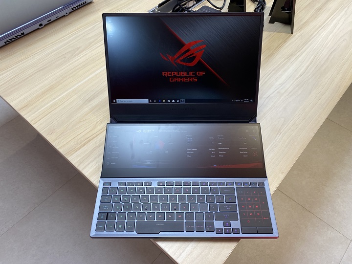 (NDA 4/2 PM15:01)Asus 推雙 4K 螢幕電競筆電！ROG Zephyrus Duo 15 以 15.6 吋加 14.1 吋登場