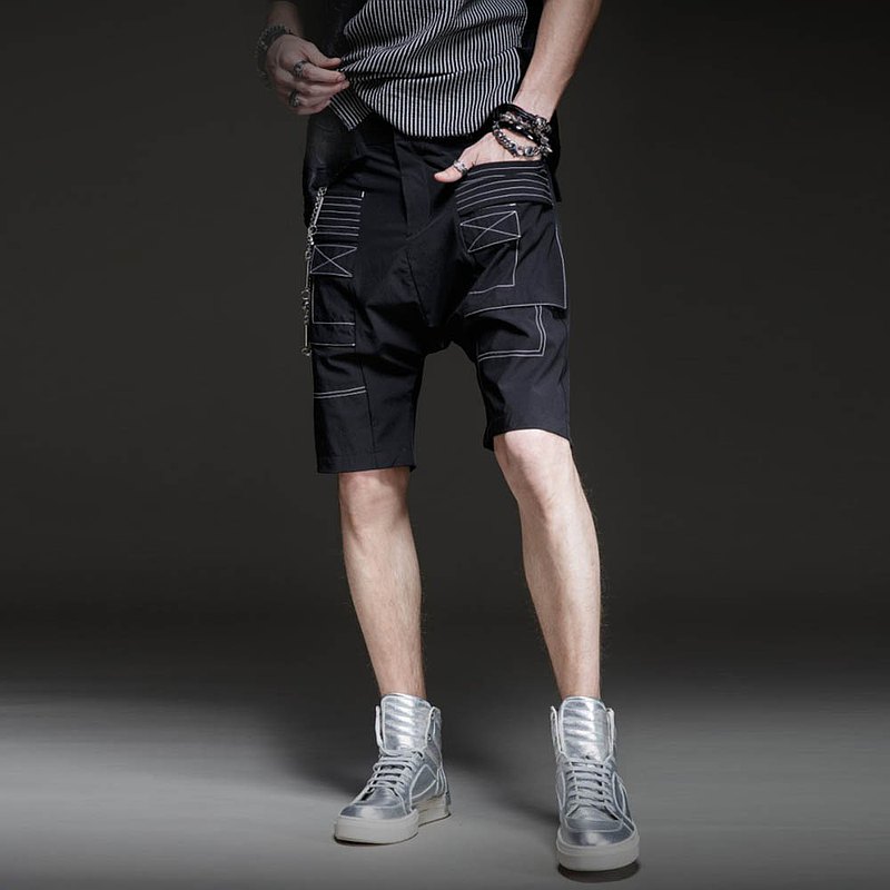 PINLI，設計師集合男裝。 品立，態度潮牌男裝。 每壹件品立，都有壹處獨特設計