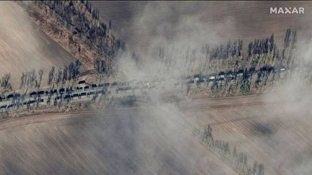 Satellite image shows Russian ground troops northeast of Ivankiv in a convoy towards Kiev