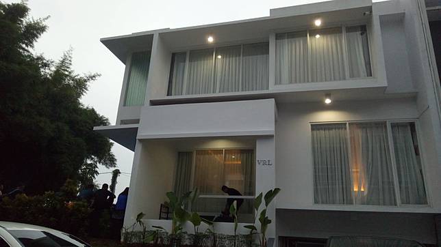80 Model Desain Rumah Verrel Bramasta Terlihat Cantik