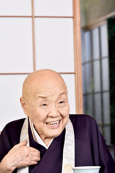 瀬戸内寂聴さんの人生相談 家にいる夫に息が詰まるのですが に鮮やかに回答