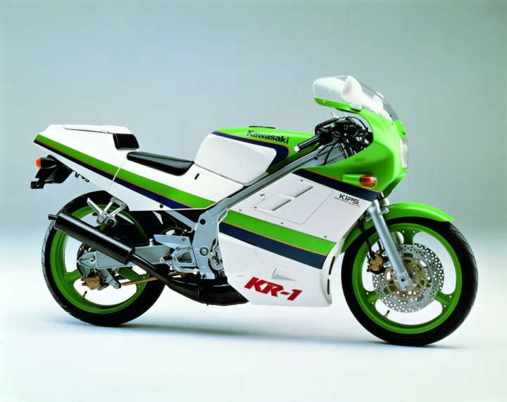 超高回転型のZXRで独自路線へ！レーサーレプリカの系譜④＜カワサキ編 