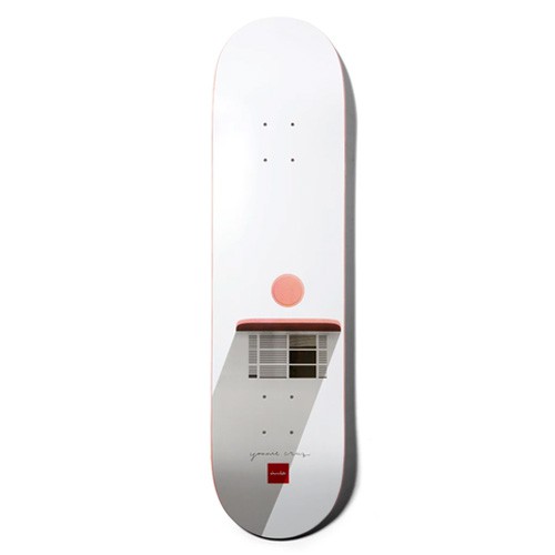 Chocolate創立於1994年，它們是Girl Distribution的延伸品牌。其主要產品為滑板及服飾配件，Chocolate滑板由7層楓木製成，除了有許多特別圖案外耐用度也是無話可說，正在挑