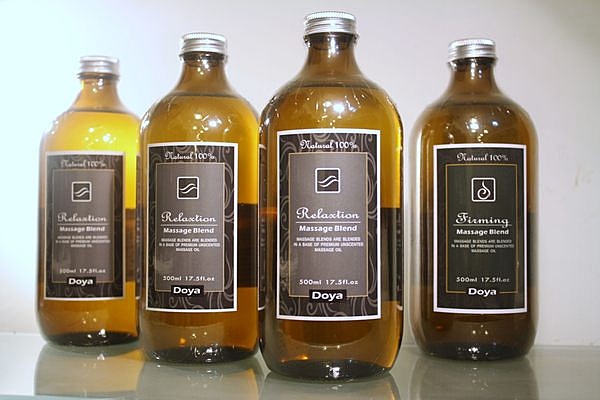 薰衣草.馬郁蘭.廣藿香.玫瑰天竺葵.羅馬洋甘菊精油.甜杏仁油.荷荷芭油.小麥胚芽油