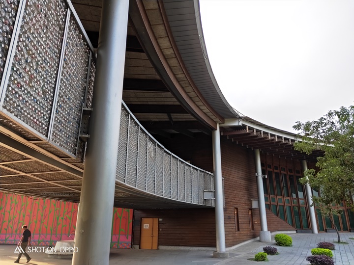 OPPO R17 開箱動手玩，跑分、拍照、續航力表現全都測