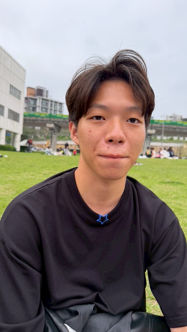 76 陳俊澤頭頂垃圾桶