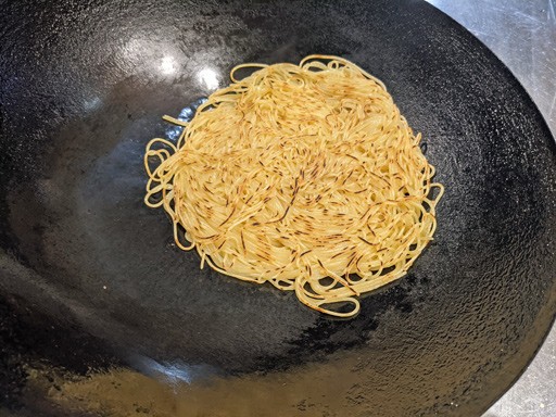 スパゲッティをひたすら叩き続けるホラーゲーム Spaghet のスパゲッティを プロが本気で再現