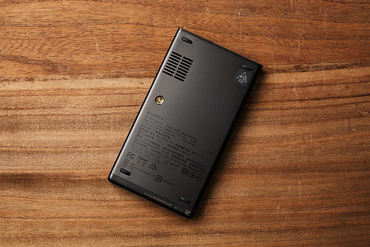 口袋裡的電影院！Sony MP-CD1 微型投影機第一手試用報告