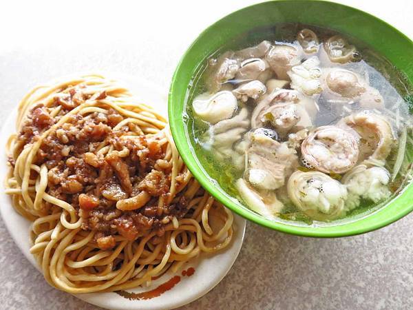 【新莊美食】老店豬血湯魯肉飯-老字號帶有老店的特色 【新莊美食】老店豬血湯魯肉飯-老字號帶有老店的特色