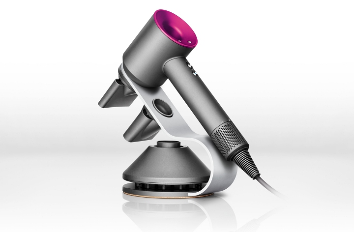 Dyson Supersonic 吹風機 HD08 指定色，售價 14,600 元，加贈專用底座。