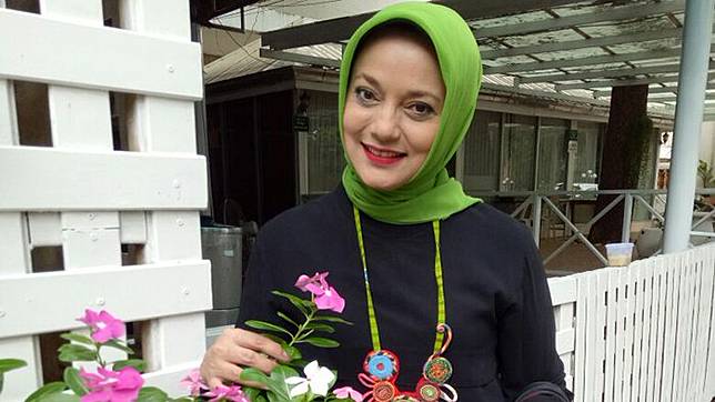 Perjuangan Marissa Haque Demi Meraih Gelar Profesor