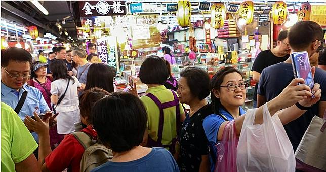 被酸「你觀光客喔」　正港台南人回嗆「去吃大便」