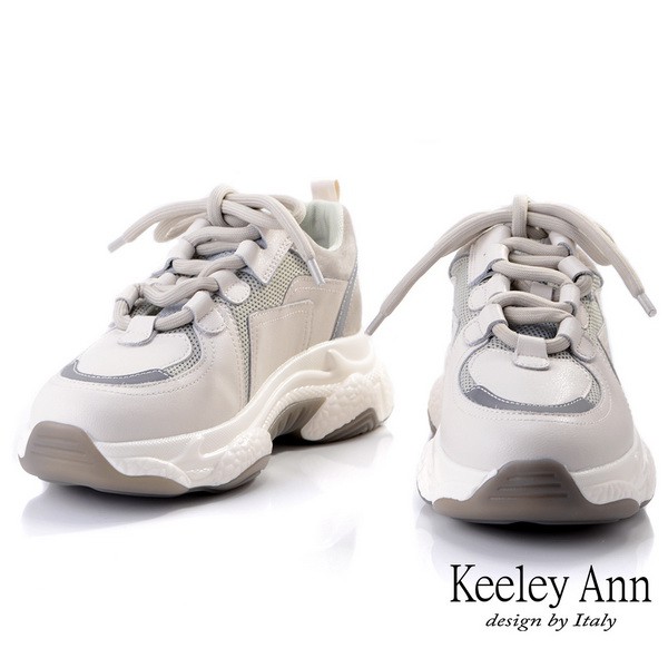 ☆此款鞋版型偏大，選購小半碼(ex：腳長24.5尺寸擇24、25尺寸擇24.5)隨興而起的輕旅行，溫暖、慵懶的米色調輕盈的步伐，雲端的呵護築起臨時起意的假日旅行。如果覺得球鞋太過男孩子氣暖暖的粉綠和粉