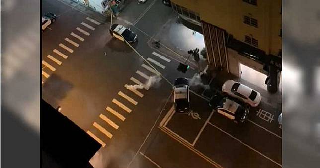 警方開50槍！國民黨炸彈客對峙12小時　投降送醫