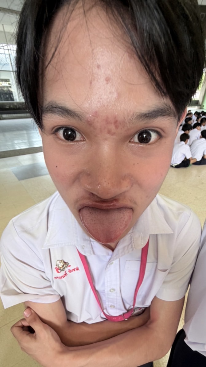 สีแดงแรงแน่นอน