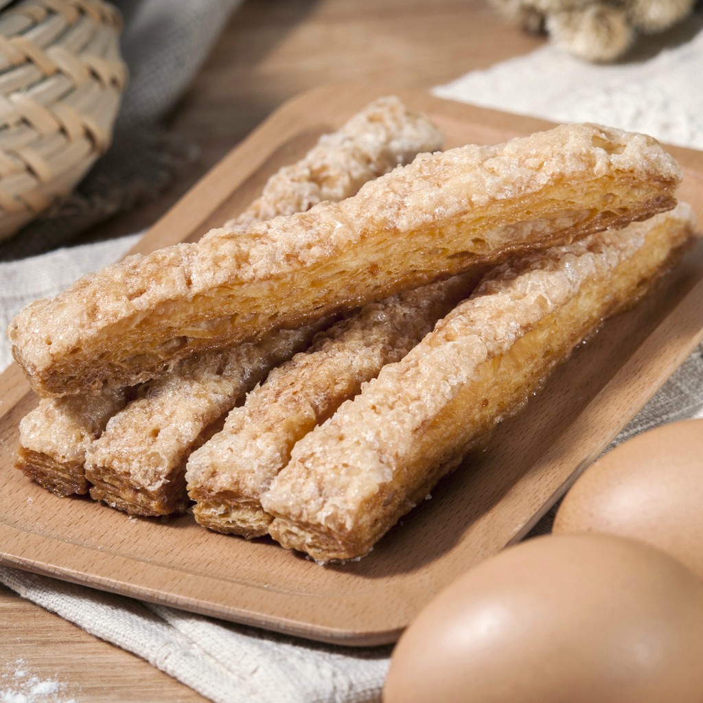 商品內容物 ：香醇原味長條※蛋奶素 下單前可先聊聊私訊我們⚠注意⚠ 千層酥是易碎食品!!!!#如收到產品有任何問題請來電 02-29041768或聊聊私訊『商品統一都是由公司發貨配送』#萌焙司 #萌焙