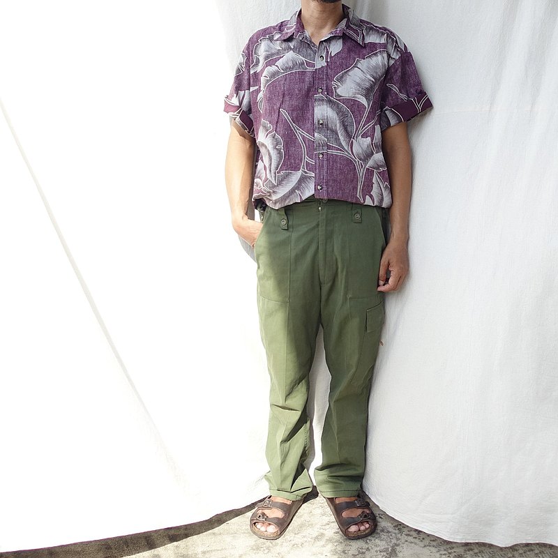 購買前請先詳閱設計館公告的最新寄送規定，尺寸表、商品狀態於內文中 * 不提供順豐轉運寄送服務，請港、澳，中地區買家特別注意。