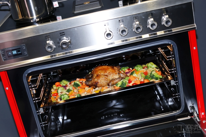 義大利頂級廚電 Bertazzoni 博塔隆尼 Air-Tec 爐連烤上市，打造結合美學與性能的烹飪新體驗