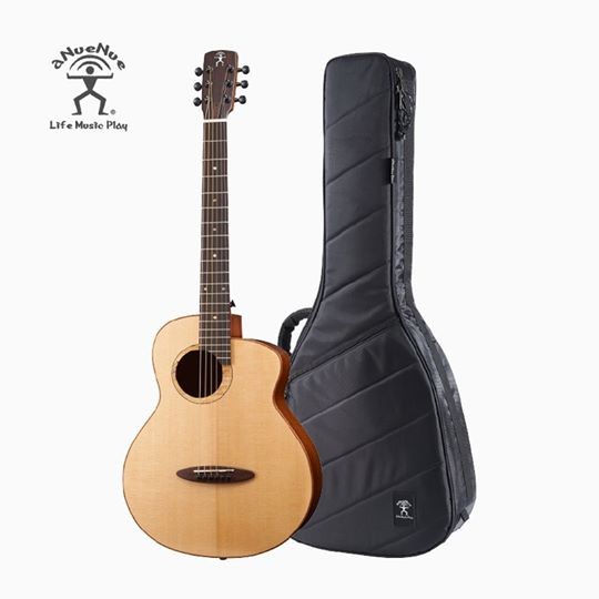 買琴附贈 移調夾，pick*3，調音器，aNueNue原廠背帶！另由於網路與實體商店同時販售，麻煩下訂前請先使用聊聊詢問是否有現貨哦！產品詳情尺寸 ► 36吋琴格 ► 20面板 ► 單板西加雲杉木側板