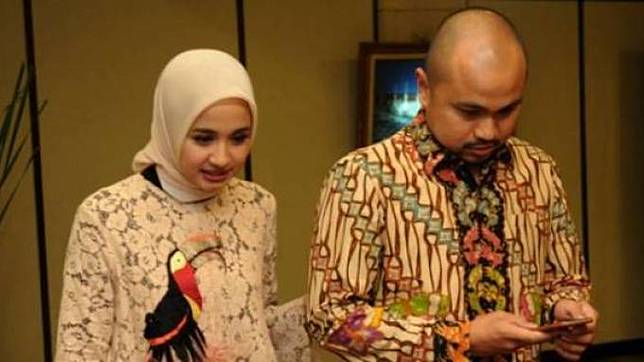 Bertemu Melly Goeslaw, Laudya Cynthia Bella Curhat soal Batal Nikah Gak Ya?