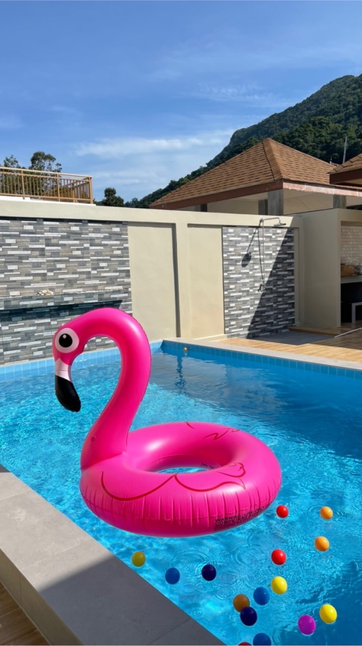 Le poulet poolvilla Khanom