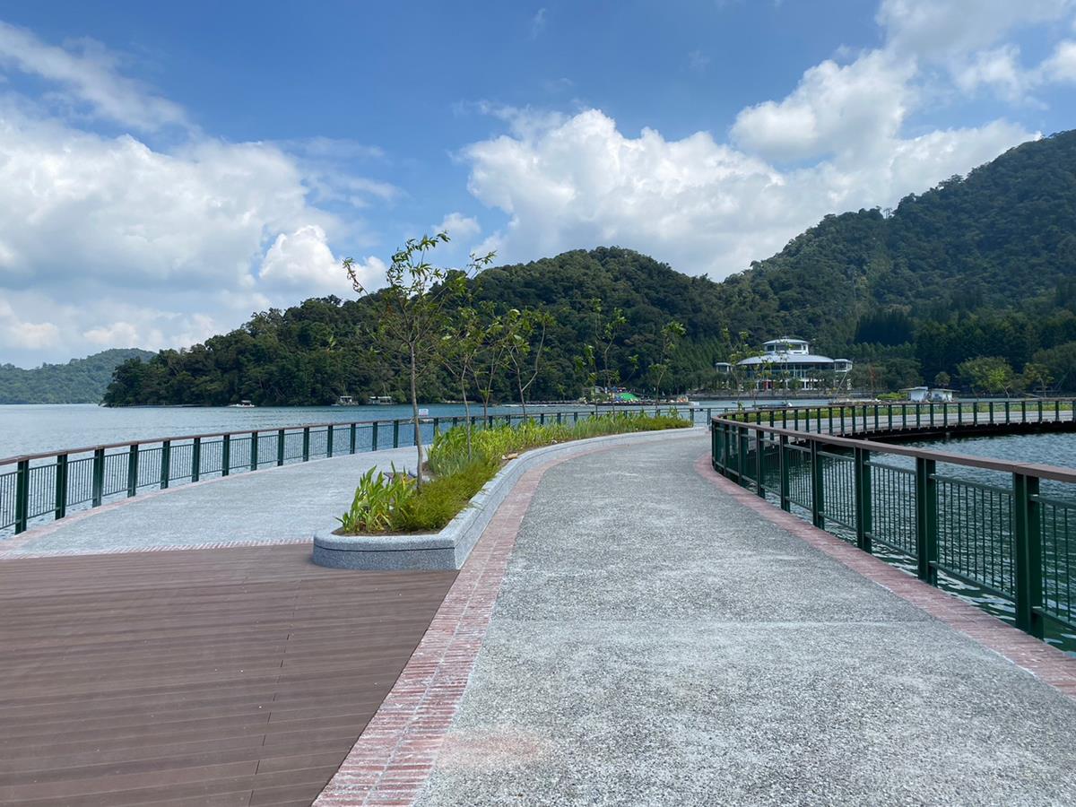 「CNN最美自行車道」回歸！騎車飽覽絕美湖景、打卡魚簍平台，日月潭新亮點＋１