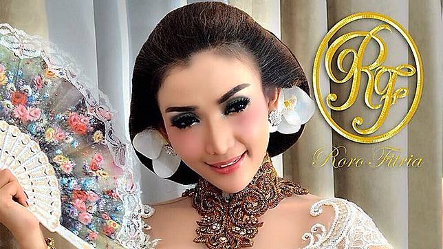 Roro Fitria ()