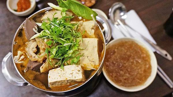 【板橋美食】梁季港式小火鍋-便宜又大份量的美味小火鍋 【板橋美食】梁季港式小火鍋-便宜又大份量的美味小火鍋